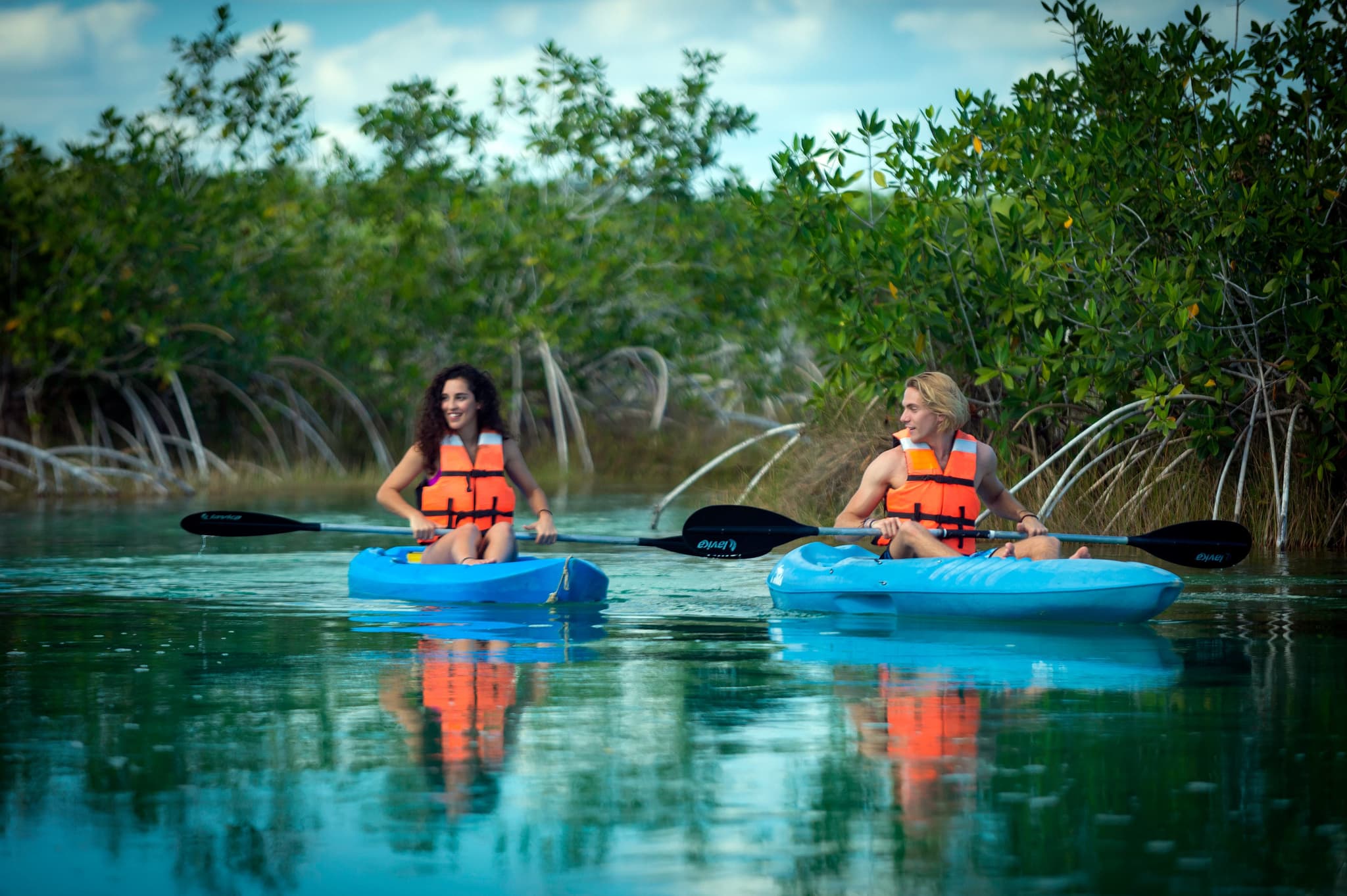 Turquoise water of the Bacalar lagoon at Xul-Há